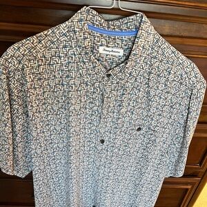Short sleeve dress shirt